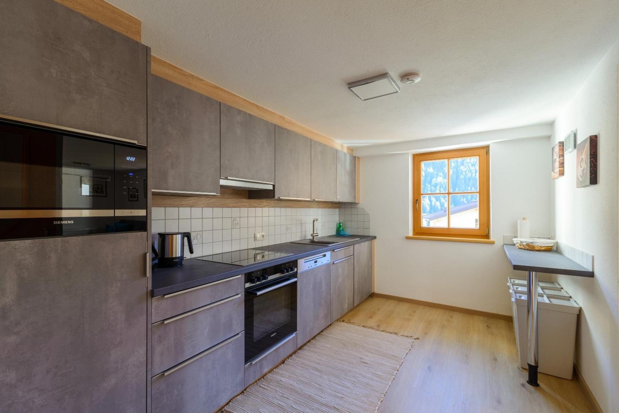 Haus St. Bernard Apartment Pettneu am Arlberg Exterior photo