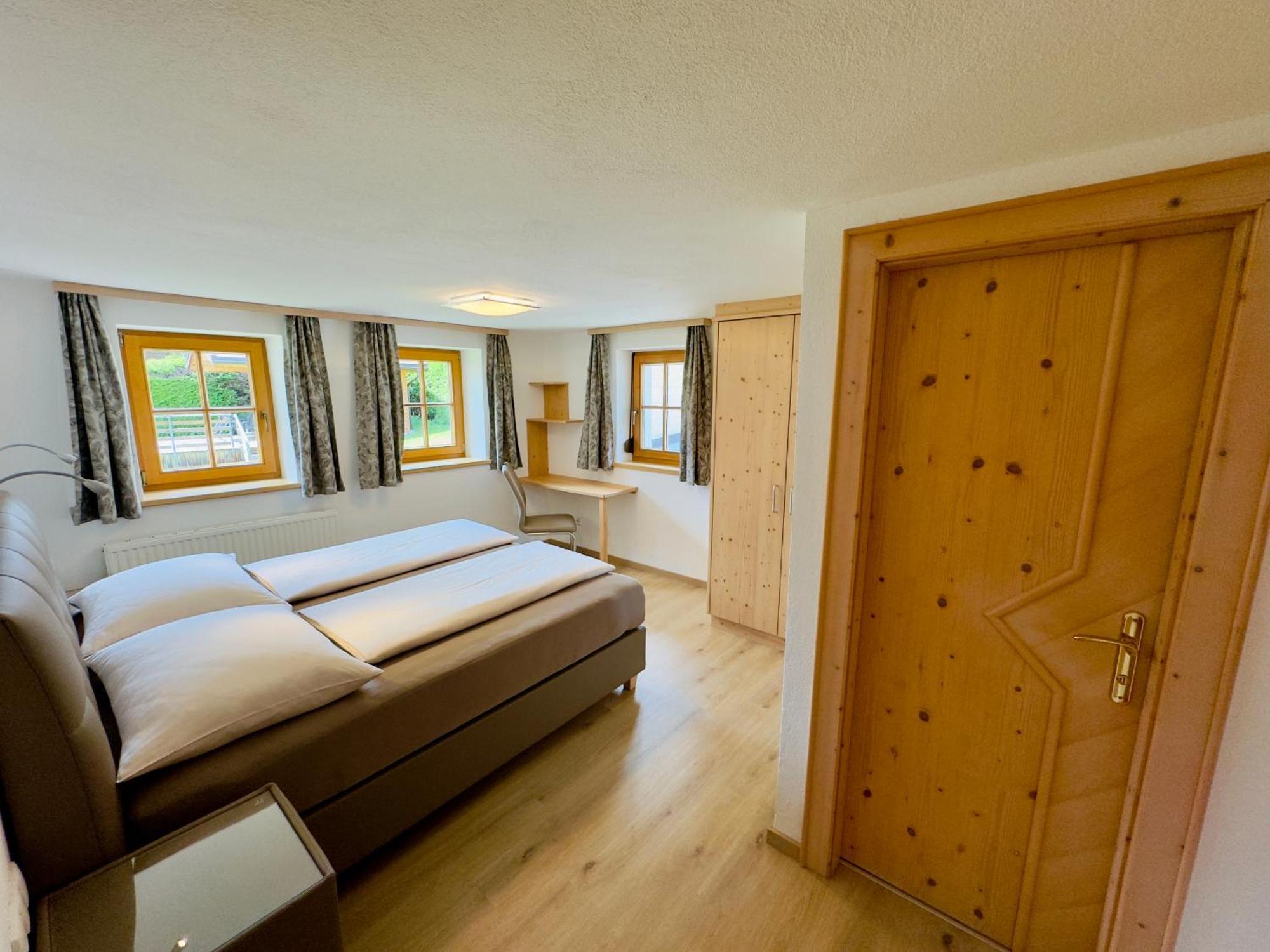 Haus St. Bernard Apartment Pettneu am Arlberg Exterior photo