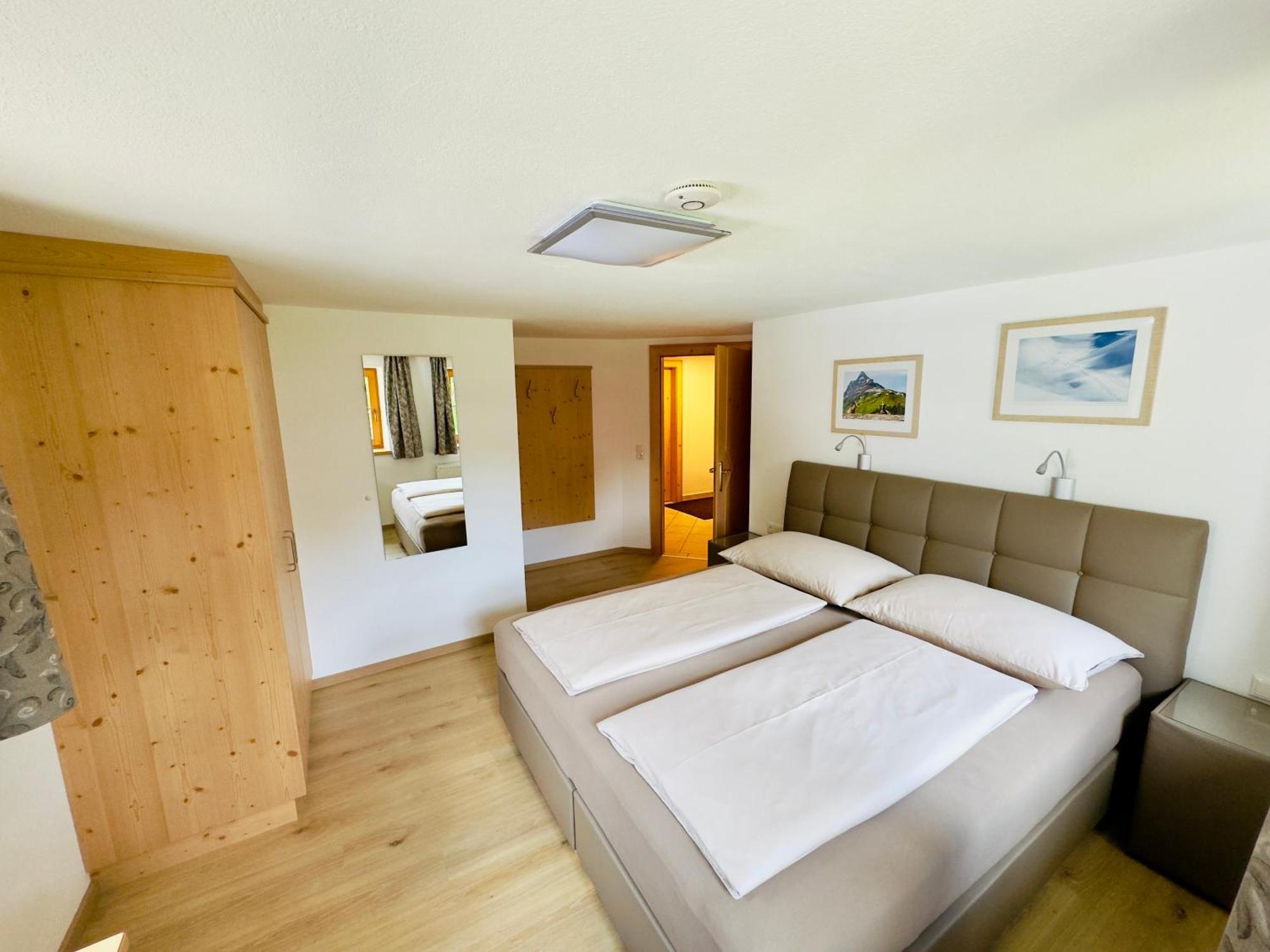 Haus St. Bernard Apartment Pettneu am Arlberg Exterior photo